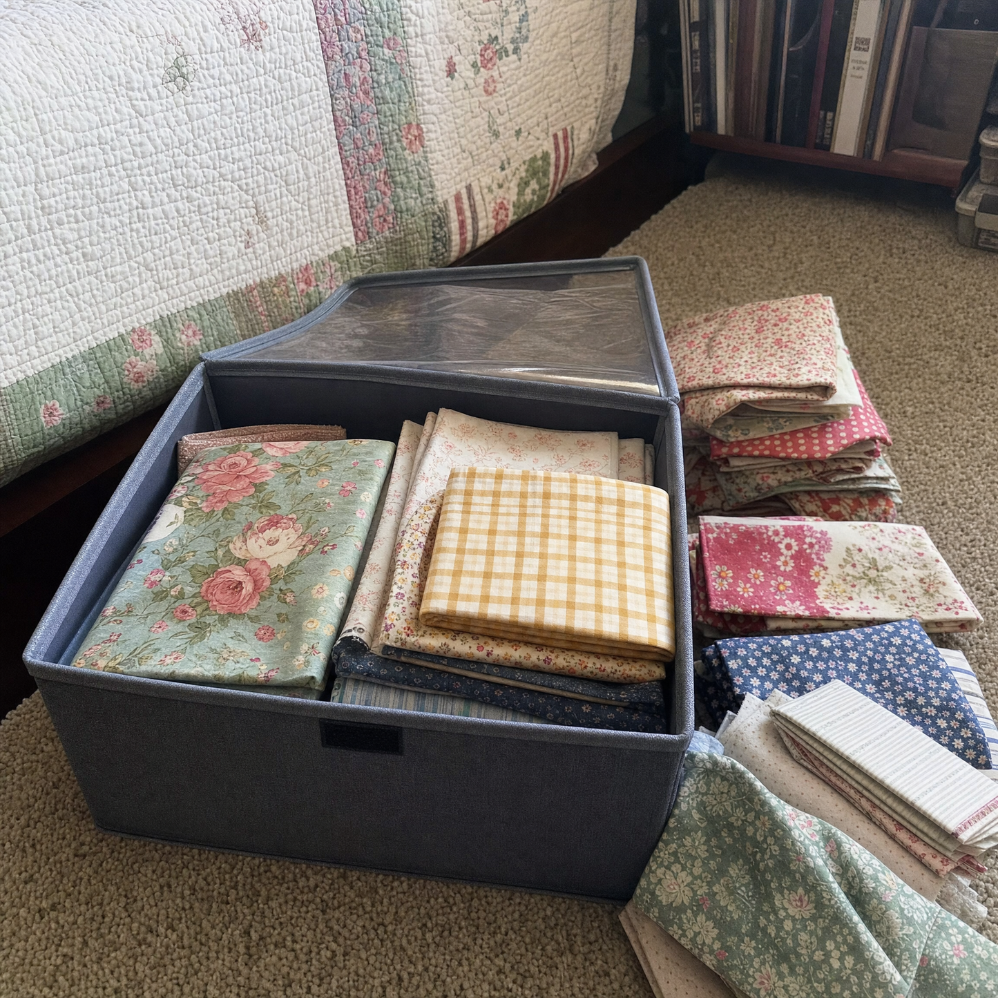 Foldable Storage Box With a Transparent Lid